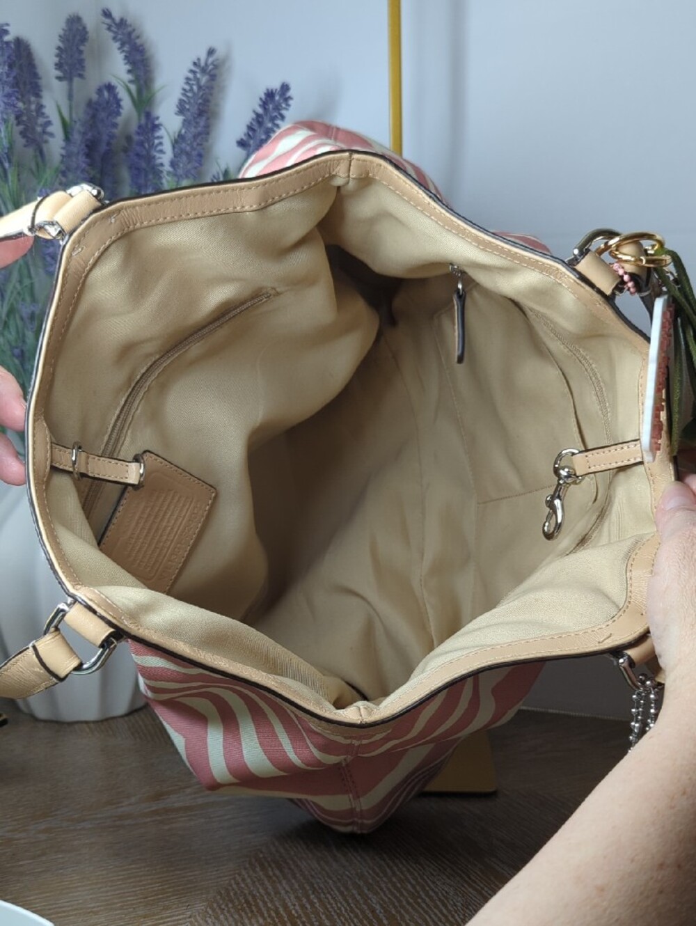 Coach 2013 Devin Zebra Stripe Shoulder Bag - Picture 6 of 9